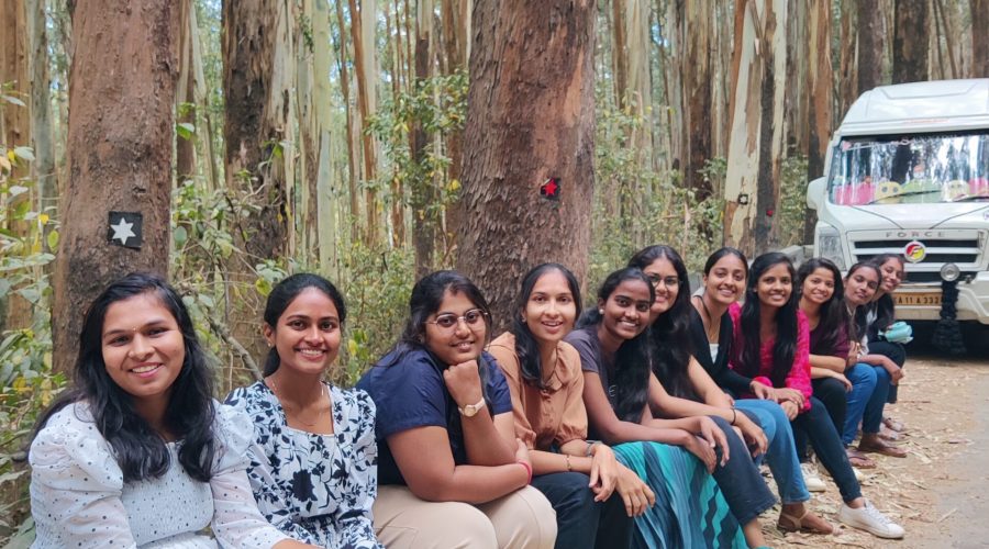 woman group trip